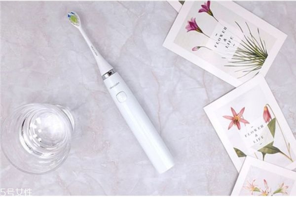 電動牙刷老人能用嗎 電動牙刷幾歲可以用 電動牙刷老人能用嗎 電動牙刷幾歲可以用