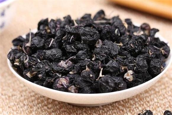 黑枸杞泡水喝會長胖嗎 減肥可以喝黑枸杞水嗎 黑枸杞泡水喝會長胖嗎 減肥可以喝黑枸杞水嗎