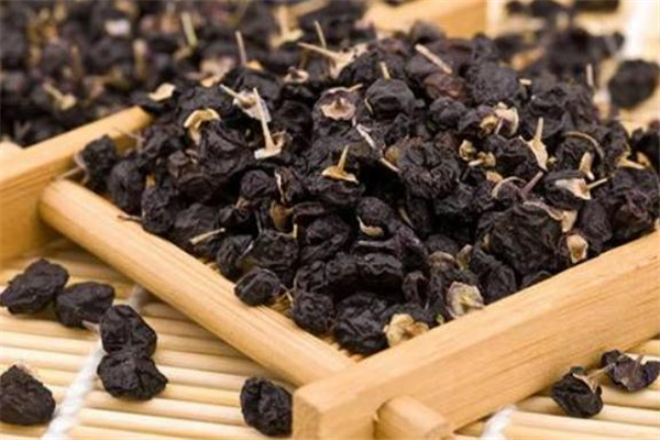 黑枸杞泡水喝會長胖嗎 減肥可以喝黑枸杞水嗎 黑枸杞泡水喝會長胖嗎 減肥可以喝黑枸杞水嗎