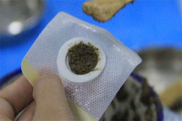 三伏貼下雨天可以貼嗎 貼三伏貼要避開雨天嗎 三伏貼下雨天可以貼嗎 貼三伏貼要避開雨天嗎