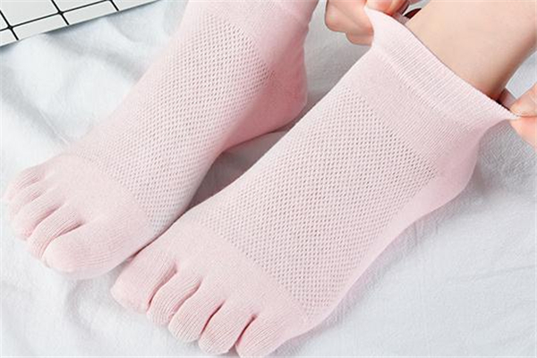 五指襪可以預(yù)防拇指外翻嗎 五指襪可以矯正拇指外翻嗎 五指襪可以預(yù)防拇指外翻嗎 五指襪可以矯正拇指外翻嗎
