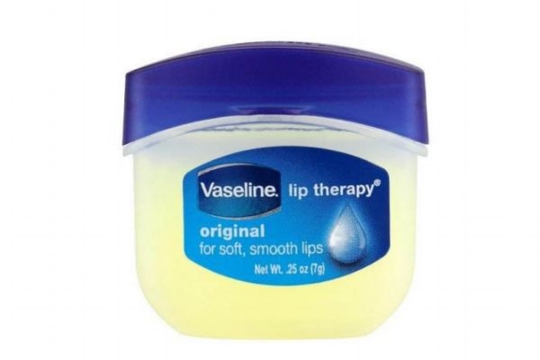 凡士林去眼袋嗎 凡士林的美容小妙用 凡士林去眼袋嗎 凡士林的美容小妙用