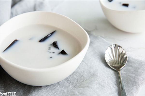 龜苓膏保質(zhì)期多久 龜苓膏的保存方式 龜苓膏保質(zhì)期多久 龜苓膏的保存方式