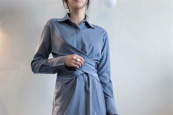 真絲襯衫什么顏色好看 絲綢襯衫時(shí)髦穿搭 真絲襯衫什么顏色好看 絲綢襯衫時(shí)髦穿搭