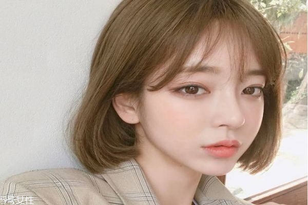 夏天適合染什么顏色 適合夏天染的頭發(fā)顏色 夏天適合染什么顏色 適合夏天染的頭發(fā)顏色