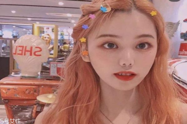 夏天適合染什么顏色 適合夏天染的頭發(fā)顏色 夏天適合染什么顏色 適合夏天染的頭發(fā)顏色