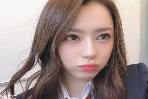 夏天適合染什么顏色 適合夏天染的頭發(fā)顏色 夏天適合染什么顏色 適合夏天染的頭發(fā)顏色