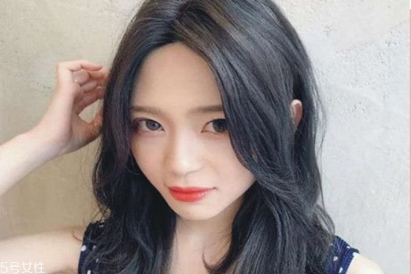 夏天適合染什么顏色 適合夏天染的頭發(fā)顏色 夏天適合染什么顏色 適合夏天染的頭發(fā)顏色