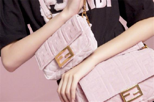 2019fendi七夕限定包包多少錢 芬迪七夕限定包包款式 2019fendi七夕限定包包多少錢 芬迪七夕限定包包款式