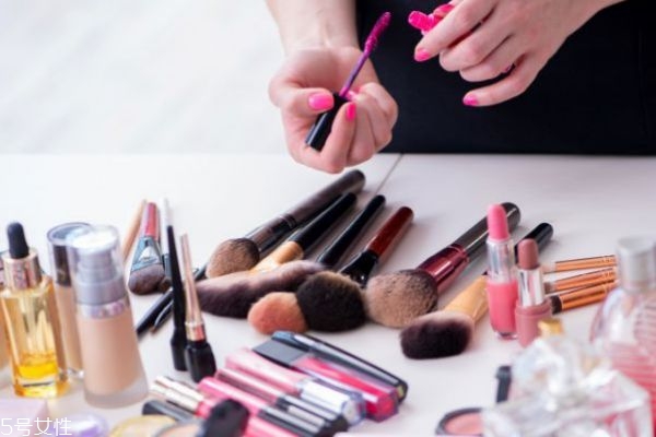 教你怎么涂唇釉 怎樣正確涂唇釉 教你怎么涂唇釉 怎樣正確涂唇釉