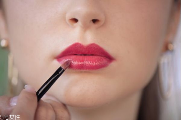 教你怎么涂唇釉 怎樣正確涂唇釉 教你怎么涂唇釉 怎樣正確涂唇釉
