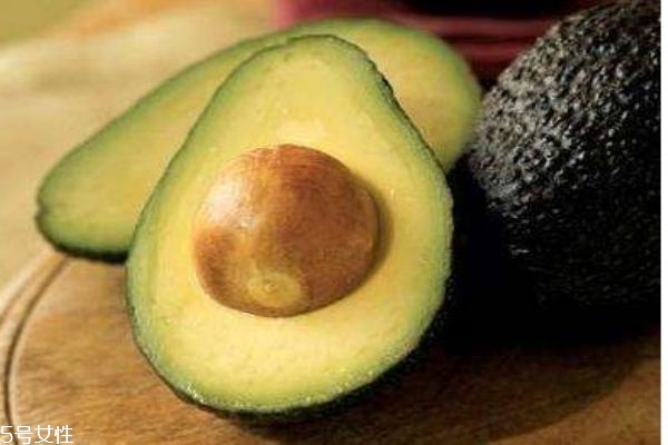 什么是牛油果 牛油果是水果嗎 什么是牛油果 牛油果是水果嗎