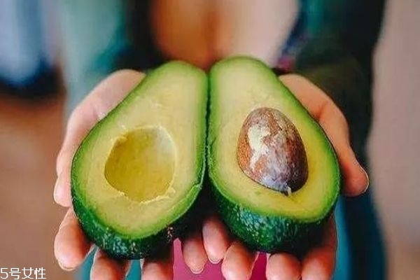 什么是牛油果 牛油果是水果嗎 什么是牛油果 牛油果是水果嗎