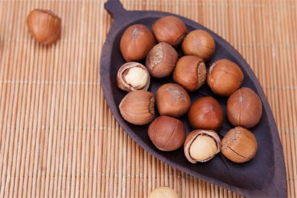 減肥能吃榛子嗎 晚上吃榛子會胖嗎 減肥能吃榛子嗎 晚上吃榛子會胖嗎