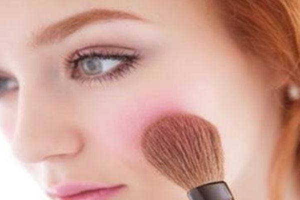 腮紅怎么涂好看 這些腮紅的誤區(qū)要知道 腮紅怎么涂好看 這些腮紅的誤區(qū)要知道
