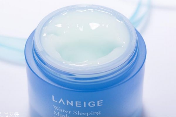 敷睡眠面膜前要擦護膚品嗎 睡眠面膜在哪一步使用 敷睡眠面膜前要擦護膚品嗎 睡眠面膜在哪一步使用