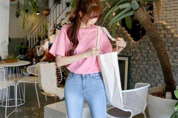 粉色t恤怎么搭配 粉色t恤夏日穿搭圖片 粉色t恤怎么搭配 粉色t恤夏日穿搭圖片