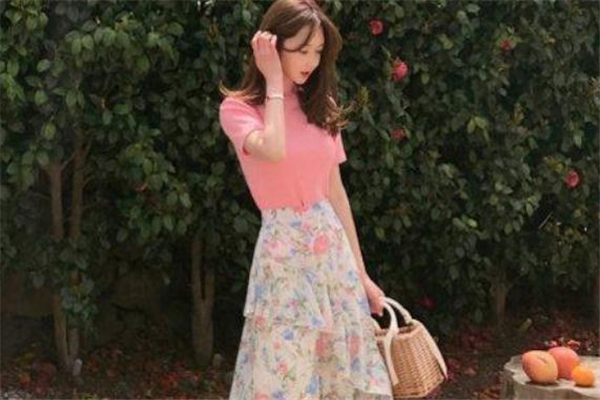 粉色t恤怎么搭配 粉色t恤夏日穿搭圖片 粉色t恤怎么搭配 粉色t恤夏日穿搭圖片