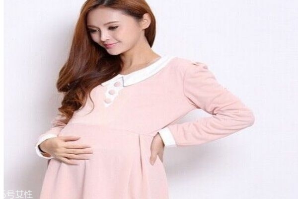 孕婦應(yīng)該怎么護(hù)膚呢 孕婦可以使用護(hù)膚品嗎 孕婦應(yīng)該怎么護(hù)膚呢 孕婦可以使用護(hù)膚品嗎