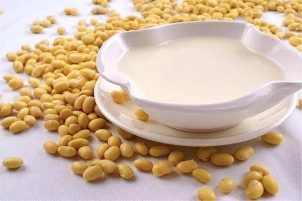 減脂可以喝豆?jié){嗎 豆?jié){可以幫助減脂嗎 減脂可以喝豆?jié){嗎 豆?jié){可以幫助減脂嗎