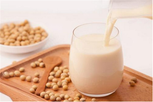 減脂可以喝豆?jié){嗎 豆?jié){可以幫助減脂嗎 減脂可以喝豆?jié){嗎 豆?jié){可以幫助減脂嗎