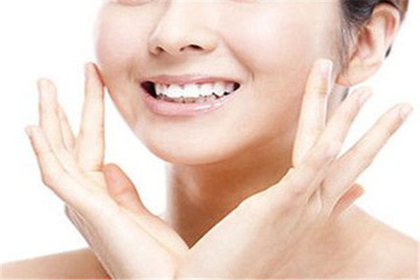 牙齒貼面好不好 根據(jù)是否合適來決定 牙齒貼面好不好 根據(jù)是否合適來決定