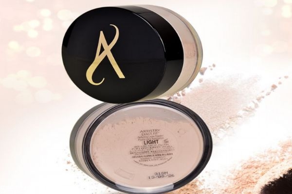 蜜粉和散粉有什么區(qū)別呢 蜜粉怎么用呢 蜜粉和散粉有什么區(qū)別呢 蜜粉怎么用呢