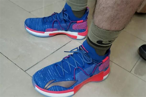 李寧閃擊6premium開箱測評 閃擊6premium上腳效果 李寧閃擊6premium開箱測評 閃擊6premium上腳效果