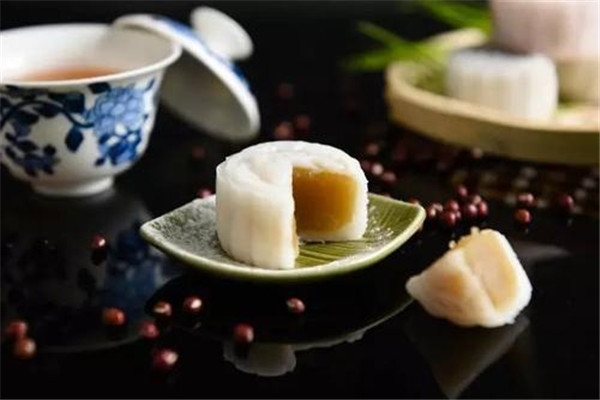 月餅?zāi)芊疟鋯?月餅不建議放在冰箱 月餅?zāi)芊疟鋯?月餅不建議放在冰箱