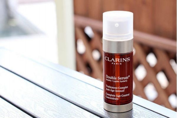 精華擦幾分鐘后再擦乳液 正確的護(hù)膚使用順序 精華擦幾分鐘后再擦乳液 正確的護(hù)膚使用順序