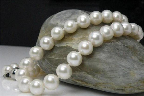 珍珠項鏈變黃了怎么辦 珍珠項鏈變黃怎么清洗 珍珠項鏈變黃了怎么辦 珍珠項鏈變黃怎么清洗