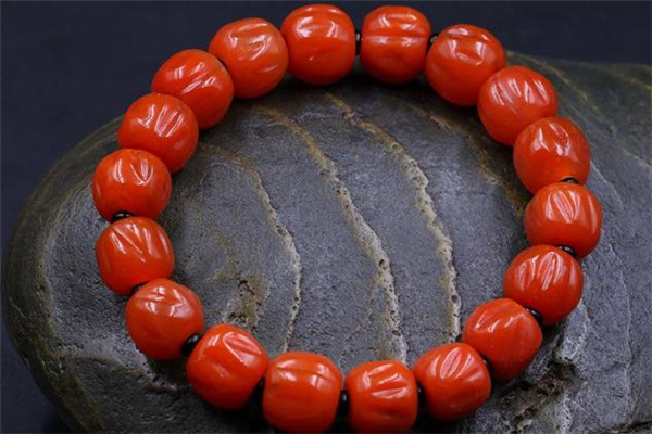 南紅瑪瑙需要上油嗎 南紅瑪瑙要用油保養(yǎng)嗎 南紅瑪瑙需要上油嗎 南紅瑪瑙要用油保養(yǎng)嗎