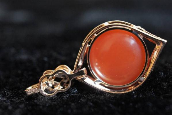 南紅瑪瑙需要上油嗎 南紅瑪瑙要用油保養(yǎng)嗎 南紅瑪瑙需要上油嗎 南紅瑪瑙要用油保養(yǎng)嗎