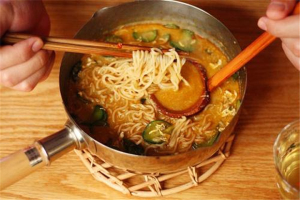 泡面一個月才消化嗎 泡面多久可以消化 泡面一個月才消化嗎 泡面多久可以消化