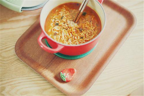 泡面能多吃嗎 泡面最好是少吃點(diǎn) 泡面能多吃嗎 泡面最好是少吃點(diǎn)