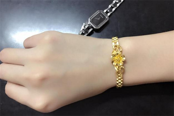 黃金手鏈褪色發(fā)白是什么原因 黃金手鏈褪色怎么辦 黃金手鏈褪色發(fā)白是什么原因 黃金手鏈褪色怎么辦