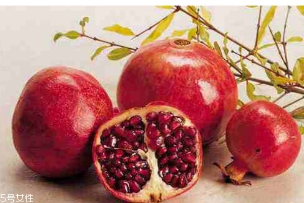 石榴有什么營(yíng)養(yǎng)價(jià)值呢 吃石榴有什么好處呢 石榴有什么營(yíng)養(yǎng)價(jià)值呢 吃石榴有什么好處呢