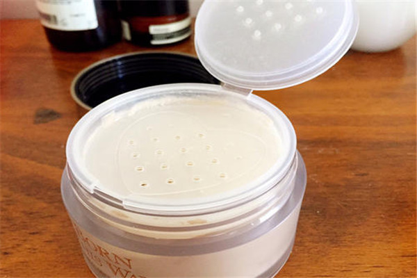 散粉用來(lái)干嘛的 散粉用在哪一步 散粉用來(lái)干嘛的 散粉用在哪一步