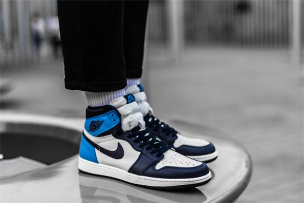 aj1黑曜石北卡藍(lán)開箱測評 aj1北卡藍(lán)黑曜石上腳效果 aj1黑曜石北卡藍(lán)開箱測評 aj1北卡藍(lán)黑曜石上腳效果