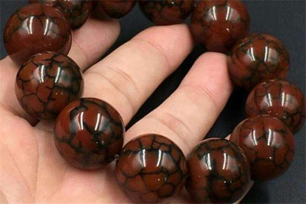 龍紋瑪瑙是人造的嗎 龍紋瑪瑙產(chǎn)地在哪里 龍紋瑪瑙是人造的嗎 龍紋瑪瑙產(chǎn)地在哪里