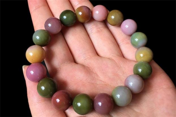 鹽源瑪瑙可以碰水嗎 鹽源瑪瑙能戴著洗澡嗎 鹽源瑪瑙可以碰水嗎 鹽源瑪瑙能戴著洗澡嗎