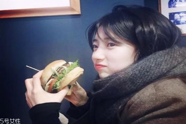 什么是干性皮膚 皮膚干燥是什么引起的 什么是干性皮膚 皮膚干燥是什么引起的