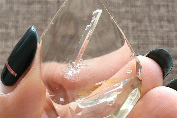 水膽水晶是什么 水膽水晶是怎么形成的 水膽水晶是什么 水膽水晶是怎么形成的