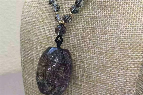 黑發(fā)晶不能和什么一起戴 黑發(fā)晶佩戴禁忌 黑發(fā)晶不能和什么一起戴 黑發(fā)晶佩戴禁忌