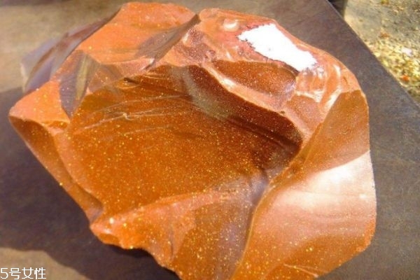 什么是金沙石呢 金沙石有什么用呢 什么是金沙石呢 金沙石有什么用呢