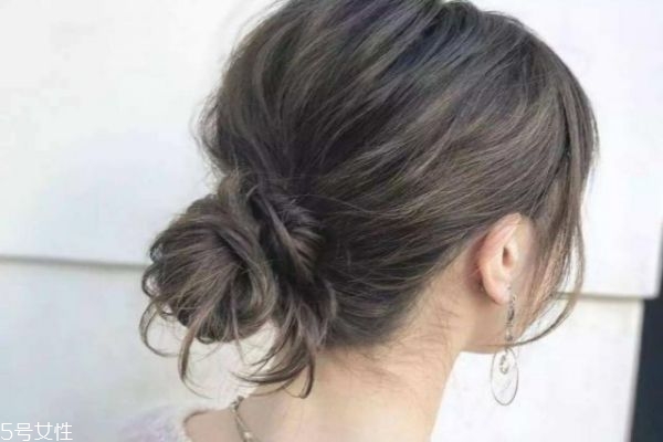 2019染什么顏色顯皮膚白 2019流行染什么顏色 2019染什么顏色顯皮膚白 2019流行染什么顏色