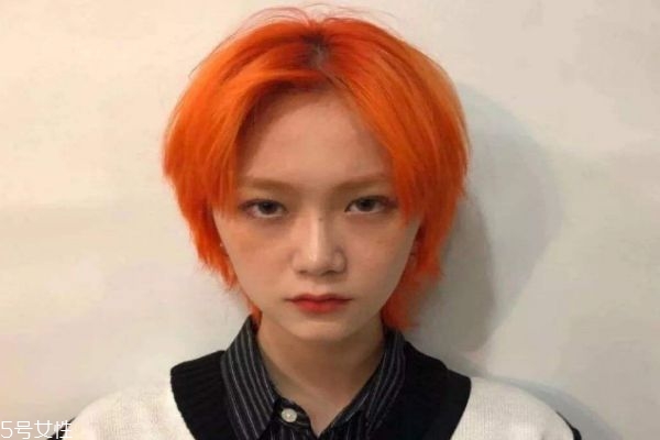 短發(fā)燙發(fā)之后染什么顏色好看 怎么知道自己適不適合短發(fā) 短發(fā)燙發(fā)之后染什么顏色好看 怎么知道自己適不適合短發(fā)