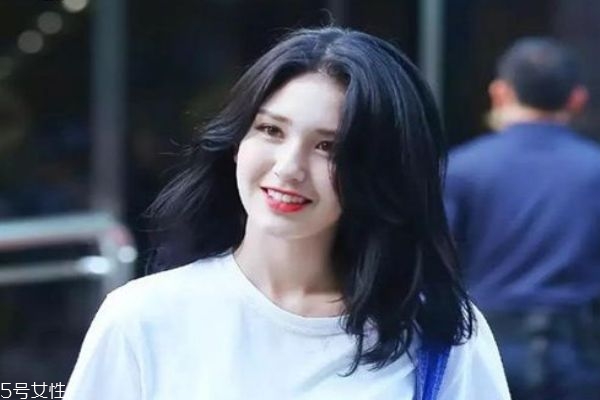 2019染什么顏色顯皮膚白 2019流行染什么顏色 2019染什么顏色顯皮膚白 2019流行染什么顏色