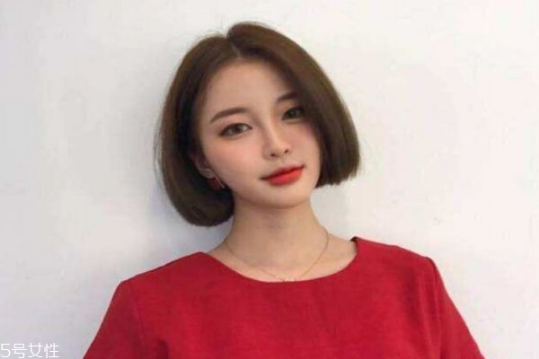 短發(fā)燙發(fā)之后染什么顏色好看 怎么知道自己適不適合短發(fā) 短發(fā)燙發(fā)之后染什么顏色好看 怎么知道自己適不適合短發(fā)