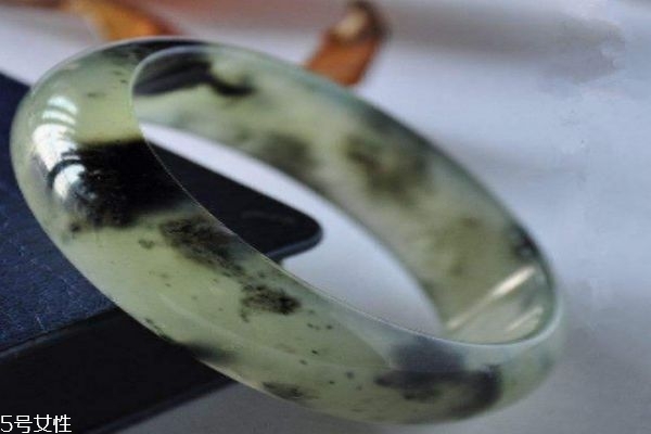 什么是藍田玉呢 藍田玉主要產自哪里呢